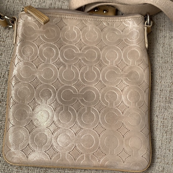Coach gold small crossbody bag - Picture 6 of 11